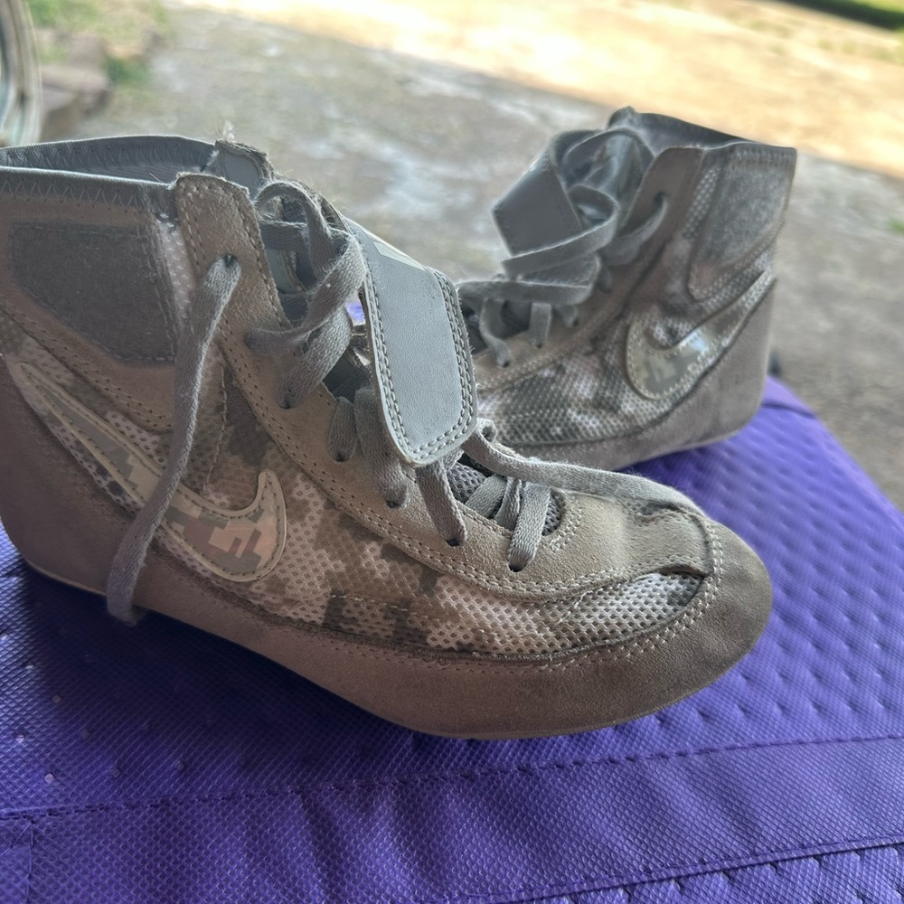 Nike wrestling shoes